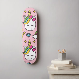 Skateboard licorne arc-en-ciel