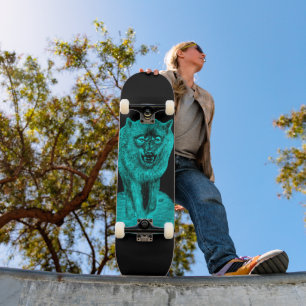Skateboard Loup noir en colère dans la nuit