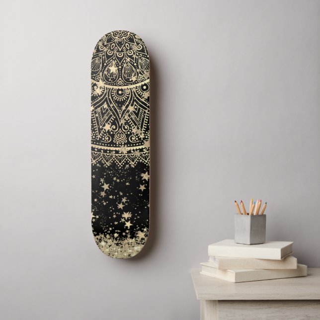 Skateboard Mandala envoûtant avec des étoiles d'or sur Noir (Art mural)