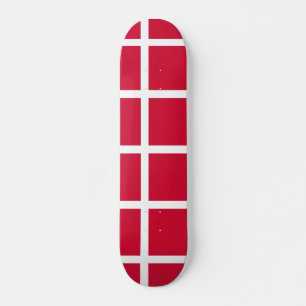 Skateboard mit Flagge Dänemarks
