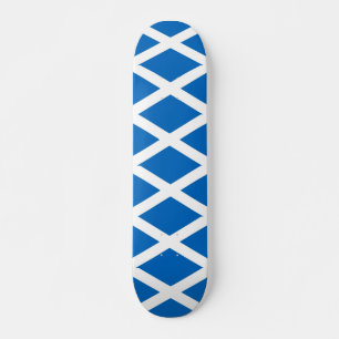 Skateboard mit Flagge Schottlands