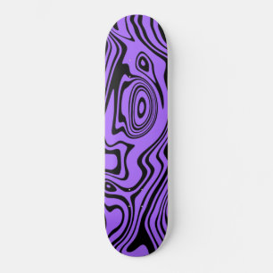 Skateboard mit lila schwarzen Waves oder Farbauswa