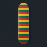 Skateboard mit litauischer Flagge<br><div class="desc">Mit diesem stilvollen Skateboard mit litauischer Flagge lassen Sie Ihren litauischen Stolz auf den Weg! Dieses Skateboard ist nicht nur zum Reiten gedacht, es ist ein Statement, das Ihre Liebe für Litauen zeigt. Die lebendigen Farben und das kühne Design der Fahne machen dieses Skateboard zu einer einzigartigen Möglichkeit, Ihren kulturellen...</div>