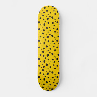 Skateboard mit Tierdruck. Cheetah Print.