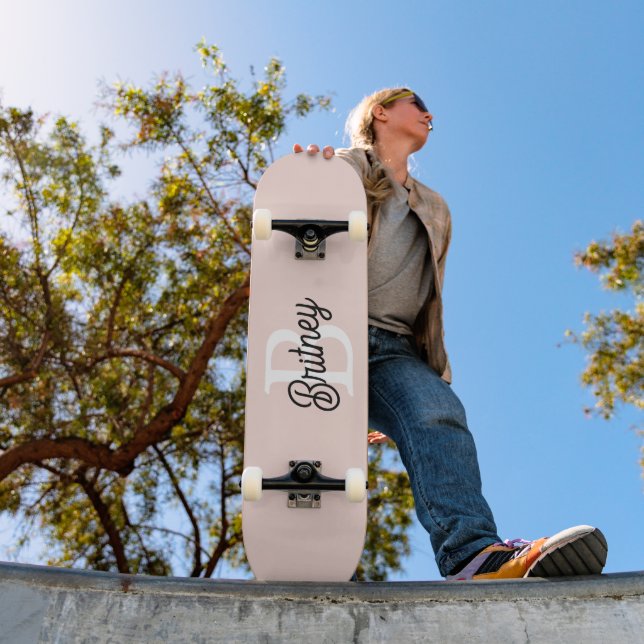 Skateboard Monogramme et nom personnalisé moderne Pastel Pink (Extérieur 1)
