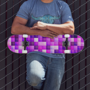 Skateboard Motif carré rose en pixels de jeu vidéo