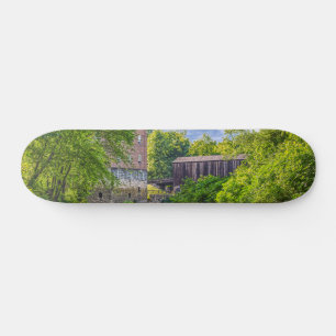 Skateboard Moulin de Bollinger et pont couvert de Burfordvill