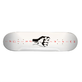 Skateboard Musashi conçoit le poing