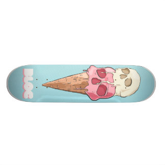 Skateboard NOUVEAU - crème morte par des planches à roulettes
