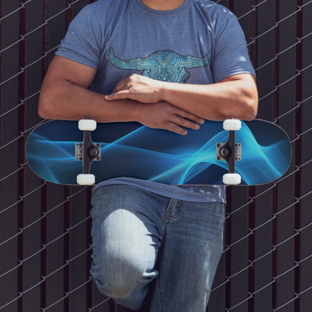 Skateboard Ondes bleues dans la lumière brillante (Extérieur 3)
