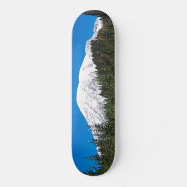 Skateboard Paysage couvert par la neige du Mont Rainier