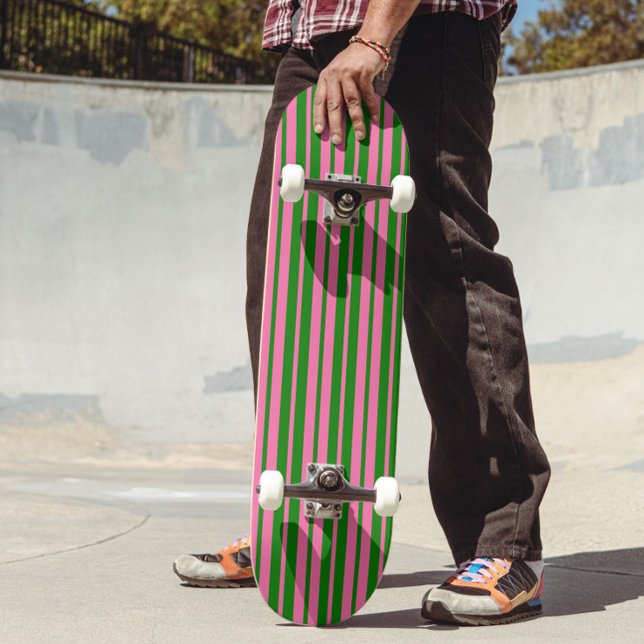 Skateboard Pink Green Stylish Stripes Pattern Design  (Créateur téléchargé)