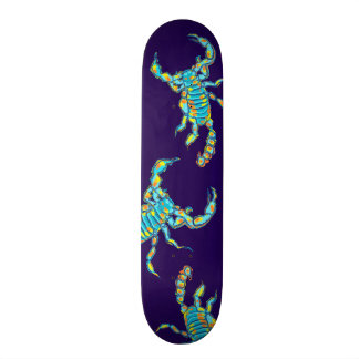 Skateboard Planche à roulettes au néon de scorpion
