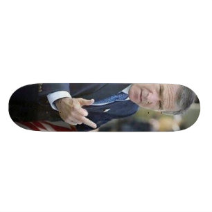 Skateboard Planches à roulettes de doigt moyen de George Bus