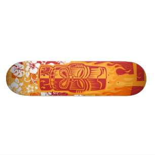 Skateboard Plate-forme de Tiki avec des flammes