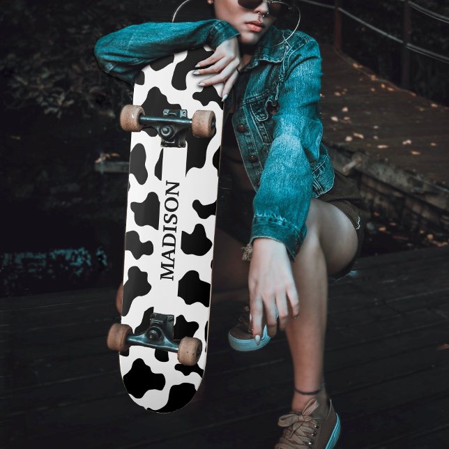 Skateboard Poster de animal de vache tacheté noir et blanc No (Cow Animal Print Spotted Black & White Name Skateboard)