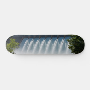 Skateboard Puissant barrage Rocheux de Table
