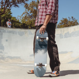 Skateboard Pulvérisation de vague océanique du ferry à Capri 