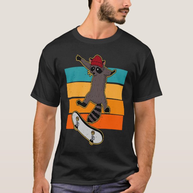 Skateboard-Rennbahn-Stunts Skate Halle Skater Roll T-Shirt (Vorderseite)