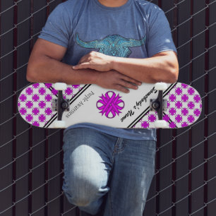 Skateboard Ribbon de Clover violet par Kenneth Yoncich