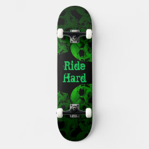 Skateboard Roulez vos crânes verts durs