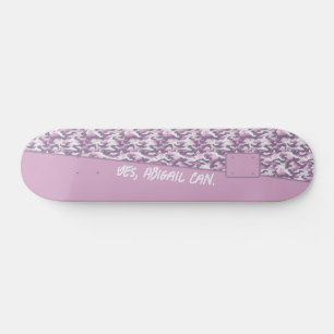 Skateboard Semi Camouflage Gris et Rose Votre Texte
