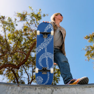 Skateboard Simple Moderne Clé De Treble Blancs Illustré