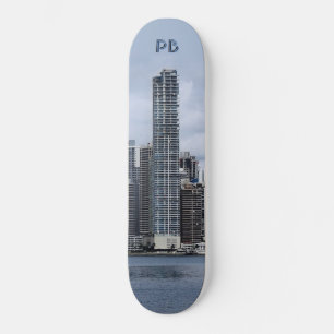 Skateboard Skyscraper avec vos initiales