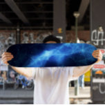 Skateboard | Space Skateboard Deck<br><div class="desc">Skateboard | Space Skateboard Deck - Dieses maßgeschneiderte Space Skateboard ist ein hervorragendes Geschenk für jeden in Liebe mit den Sternen.</div>