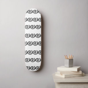 Skateboard Spiritueux noir et gris motif sur blanc