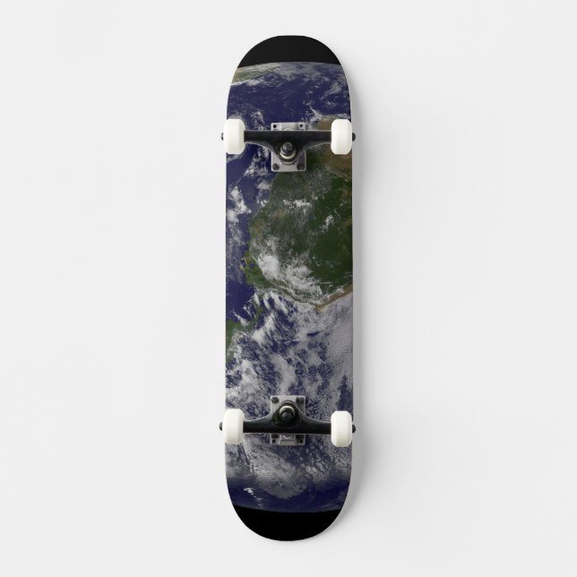 Skateboard Terre Pleine Avec L'Ouragan Irène Sur La Côte Est. (Recto)
