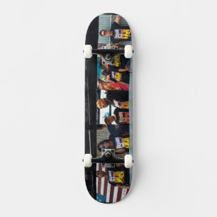 SKATEBOARD THOMPSON SPIN TWINS (VISITE OFFICIELLE DU MARCHAND