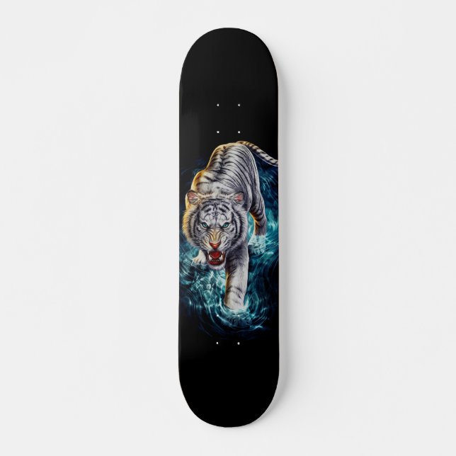 Skateboard Tigre agresivo de noche en el agua  (Vorne)