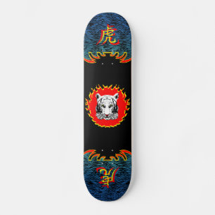 Skateboard Tigre de feu 2 planche à roulettes