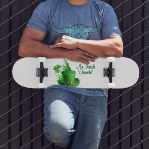Skateboard Une touche irlandaise Chapeau de lutin en trèfle d