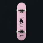 Skateboard "Ursprünglich Girl"<br><div class="desc">Das Skateboarddeck "Ursprünglich Girl" ist eine einzigartige und neue Marke, die von mir kreiert wurde. Man kann es mit dem Namen, den man mag, wie z.B. "Stonewall" oder "Eskimo" personalisieren. Es ist leicht, glatt und flexibel - perfekt für Mädchen, die gewollt haben, Skate zu lernen! Klicken Sie auf "Details", scrollen...</div>