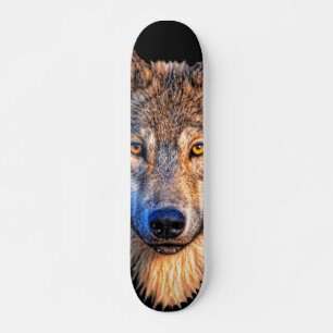 Skateboard Visage animal loup. Tête de loup gris effrayant