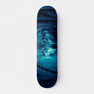 Skateboard Visage de loup dans la forêt d'imaginaires sombres