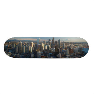 Skateboard Vue aérienne d'horizon de ville de Seattle