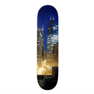 Skateboard Vue de nuit du paysage urbain de Chicago