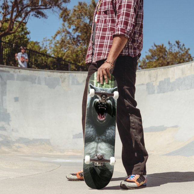 Skateboard Werewolf Qui A Mangé Tout Le Patinage Village (Extérieur 2)