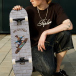 Skateboarding Bunny Rabbit Brick Wall Name Skateboard<br><div class="desc">Urban Hip Hop Skateboard Hasen-Skateboard für Jungen / Kinder. Benutzerdefinierbarer Namenstext auf hellgrauem,  dunkelbraunem Hintergrund.</div>