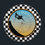 Skateboarding überprüft dartscheibe<br><div class="desc">Fügen Sie Ihrem Spielzimmer eine lustige Aktivität hinzu,  indem Sie die Checkered Dart Board mit Ihrem Namen oder Text personalisieren.</div>
