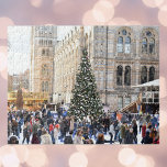 Skaten zu Weihnachten, Naturhistorisches Museum<br><div class="desc">Puzzle zeigt ein Originalfoto eines Weihnachtsbaumes und eines Eises-Skaters im Londoner Naturhistorischen Museum. Viele weitere illustrierte und Foto-Puzzles sind auch in diesem Shop erhältlich. Wenn Sie das Puzzle,  das Sie suchen,  nicht sehen,  kontaktieren Sie bitte Rebecca um etwas für Sie zu haben!</div>