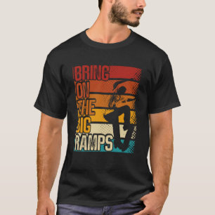 Skater für Skateboarden mit großen Rampen T-Shirt