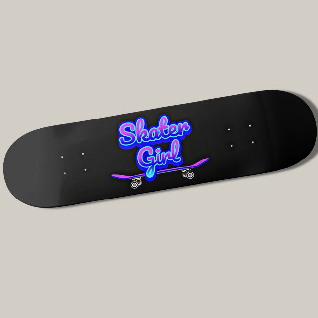 Skater Girl Blue Mauve Graffiti Glow Skateboard (Créateur téléchargé)