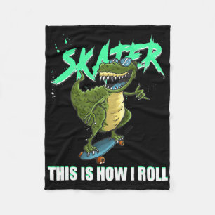 Skater T-Rex Dinosaur So rolle ich Skateboard Fleecedecke