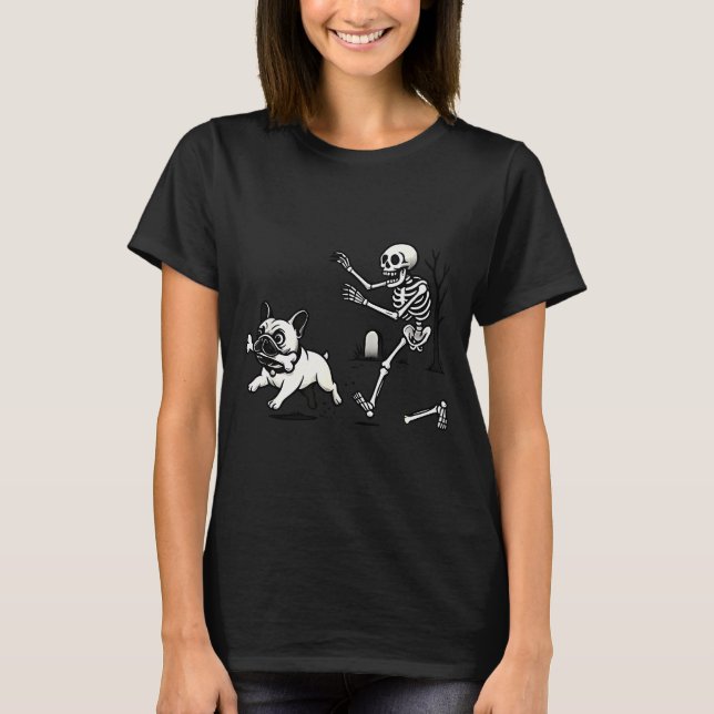 Skeleton Chasing French Bulldog Biting Leg Bone Ha T-Shirt (Vorderseite)