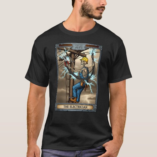 Skeleton Electrician Tarot Card Sonniges Halloween T-Shirt (Vorderseite)