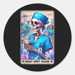 Skeleton Funny Tarot Card Night Shift Squad Hallow Runder Aufkleber